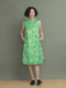 姜欢设计初夏款明艳绿刺绣浮雕图案奢华感带里衬挺括一字领背心裙