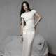 越南小众LANEJT 2024年新春新款白色廓形正肩收腰圆领连衣裙