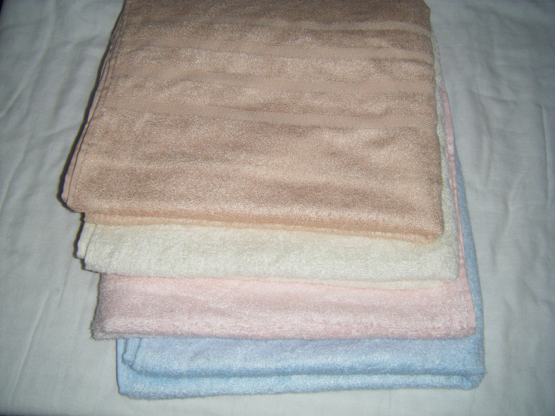 60×120厘米270克微瑕柔软吸水性好素色竹纤维小浴巾