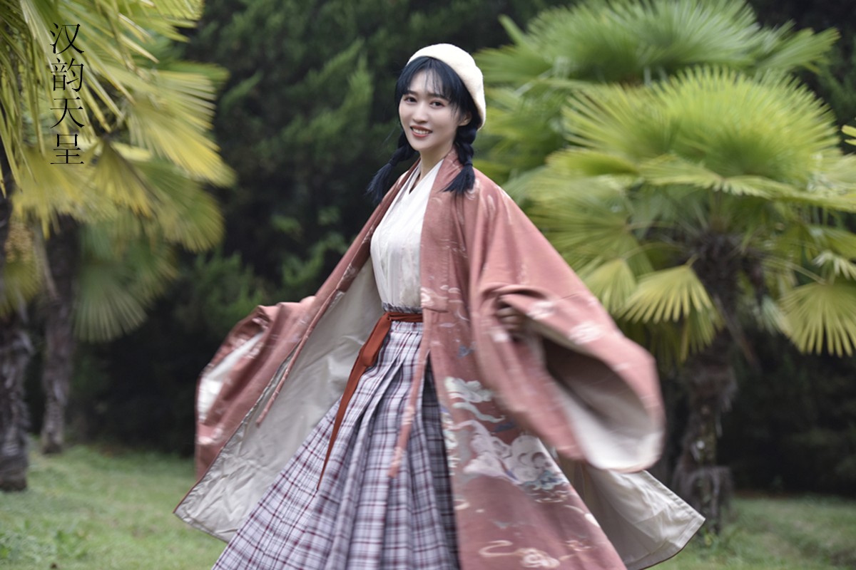 天韵馆汉服（注册商标：汉韵天呈）云鹿大袖披风冬款新品包邮