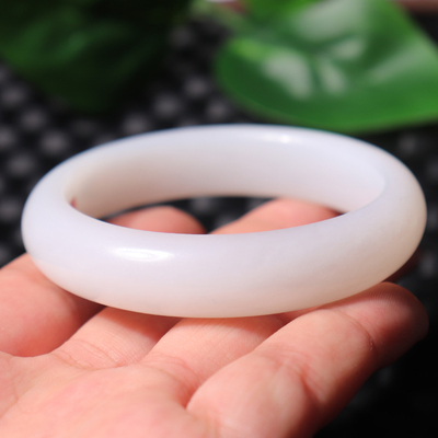 方言特惠收藏级精品青海山料油润羊脂白玉显气质和田玉手镯o