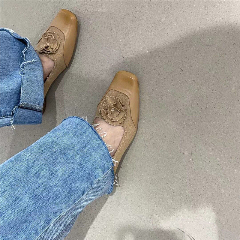 queen女鞋子2021年新款韩国东大门复古英伦风个性花朵软底小单鞋
