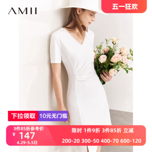 Amii2024夏新款优雅知性修身腰间抽褶层次感V领罗马布弹力连衣裙