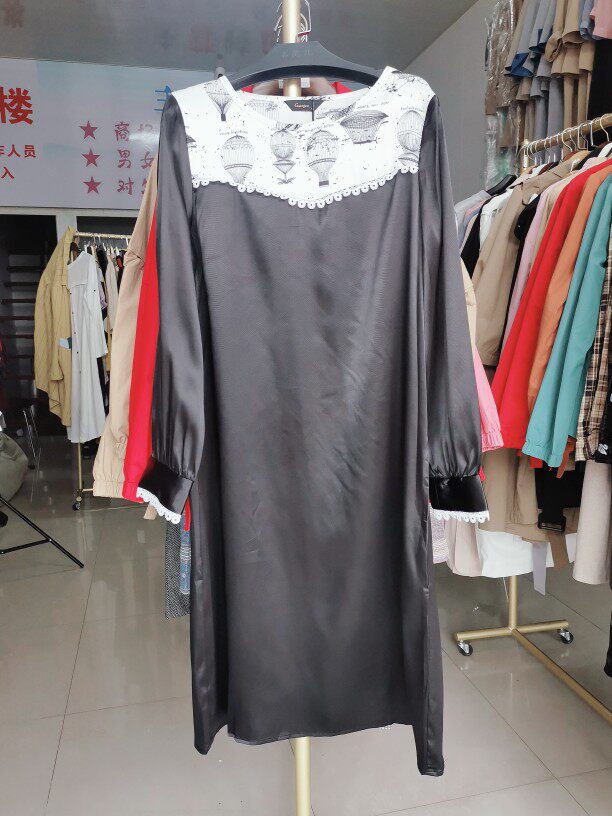 卡薇亚品牌撤柜款女装醋酸缎面质感连衣裙l码花边绣袖口直筒裙