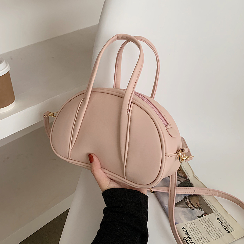 小衆設計包包女2021新款簡約面包型手提包女立體半圓包單肩斜挎包在類目 箱包皮具/熱銷女包/男包, 女士包袋中 - 來自Buy2taobao.com提供專業的淘寶代購服務