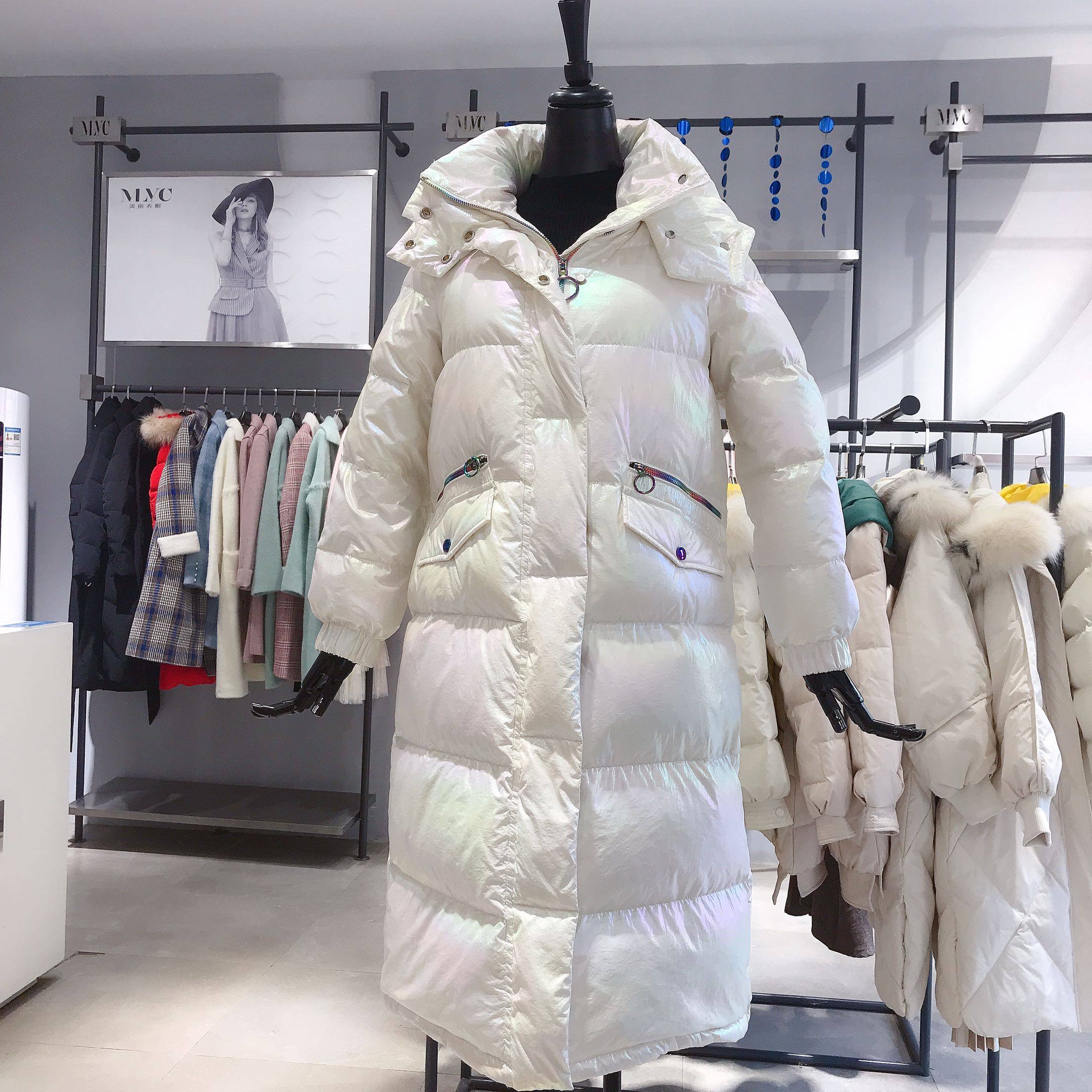 女装中长款羽绒服二百元以上_美丽衣橱女装 2019冬季新款荧光白荧光