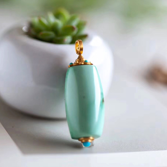 碧雅天然原矿绿松石桶珠吊坠一物一图18k金镶嵌复古高端973g女款