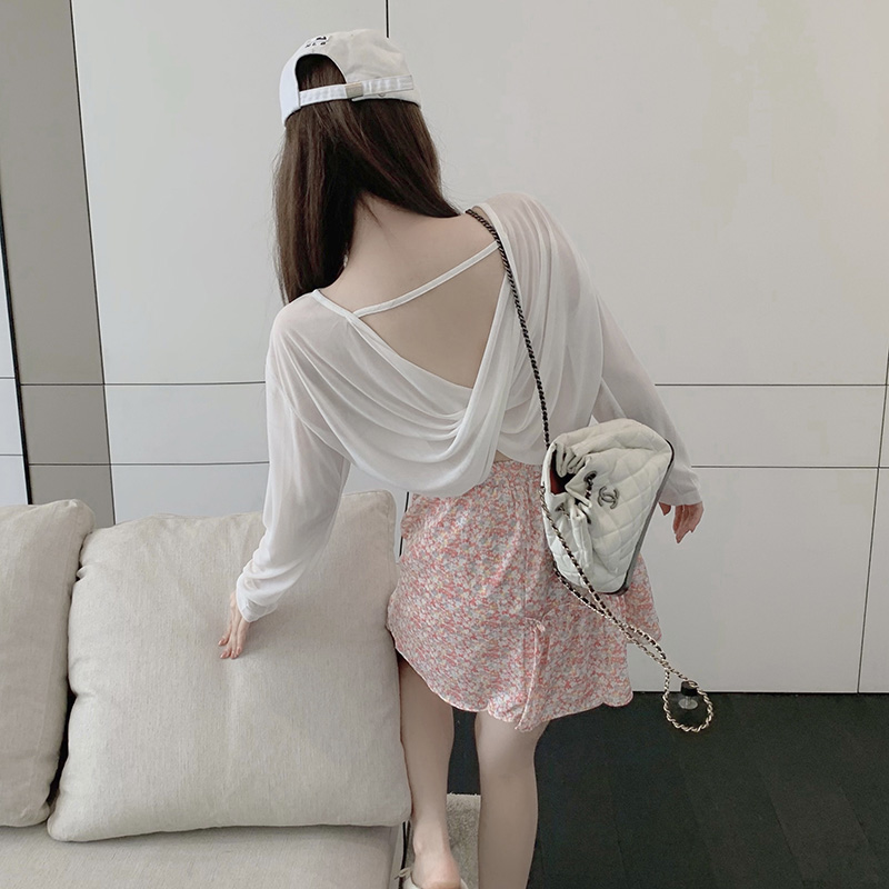 实拍实价~短款露背防晒上衣薄款长袖t恤女+碎花半身裙两件套