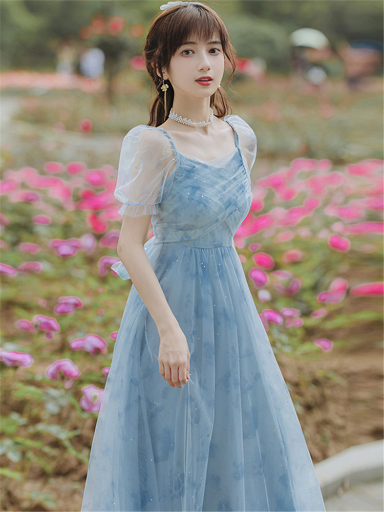 炸街裙子超仙温柔系穿搭在逃公主风仙气飘飘奶蓝色氛围感连衣裙夏