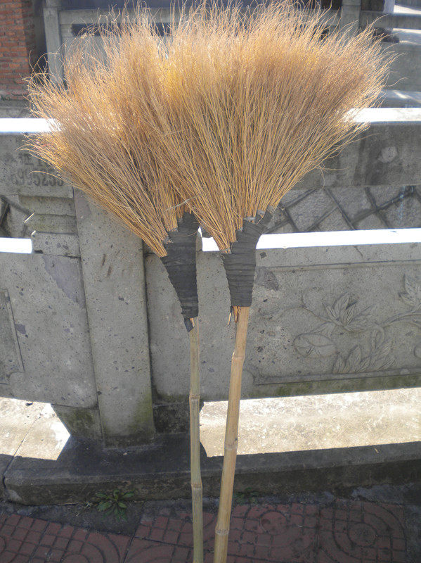 农家手工编织金丝草扫把 草扫把不掉毛铁扫把扫帚大量