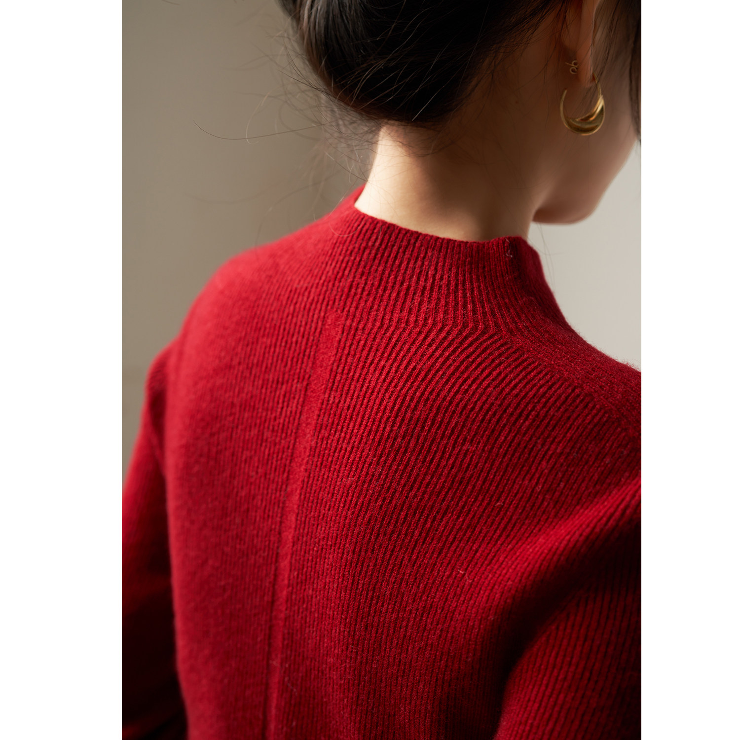 女红色打底衫新年红