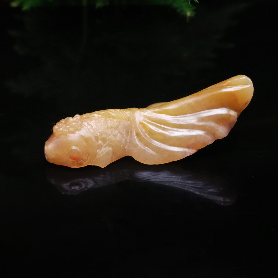 7.5克 寿山田黄石《金鱼挂件》