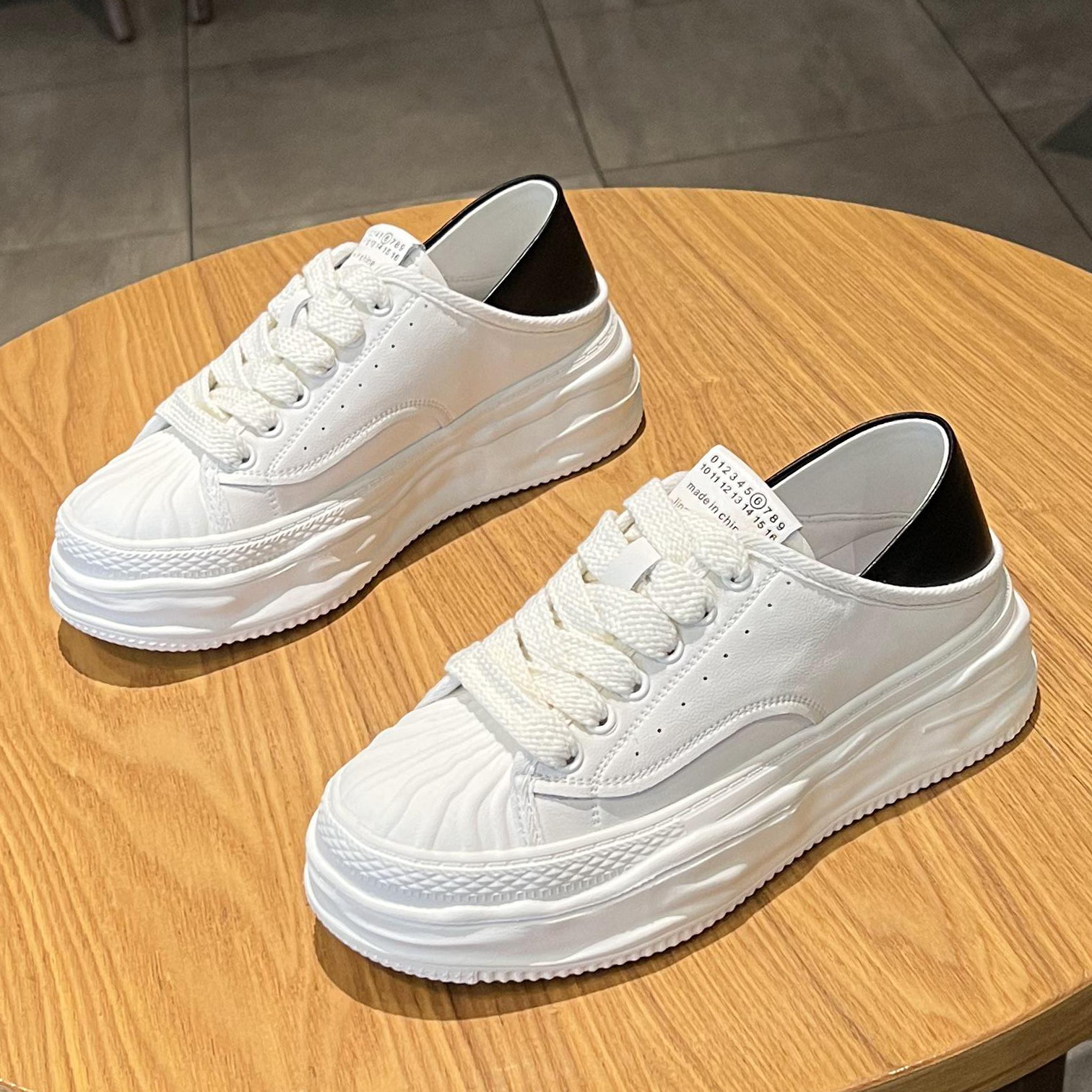 厚底真皮小白鞋女新款时尚洋气踩后跟白色松糕板鞋休闲溶解鞋单鞋