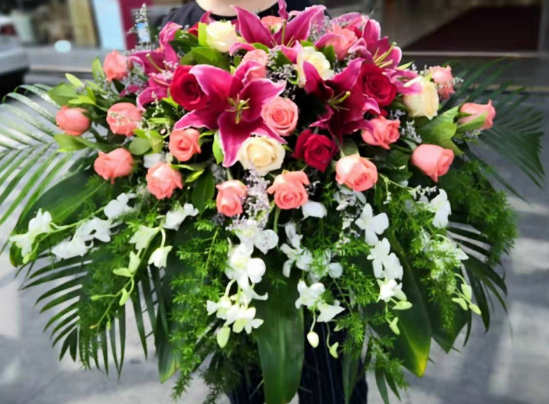 广州商务会议用花讲台花鲜花速递鲜花实体店礼仪同城送货上门