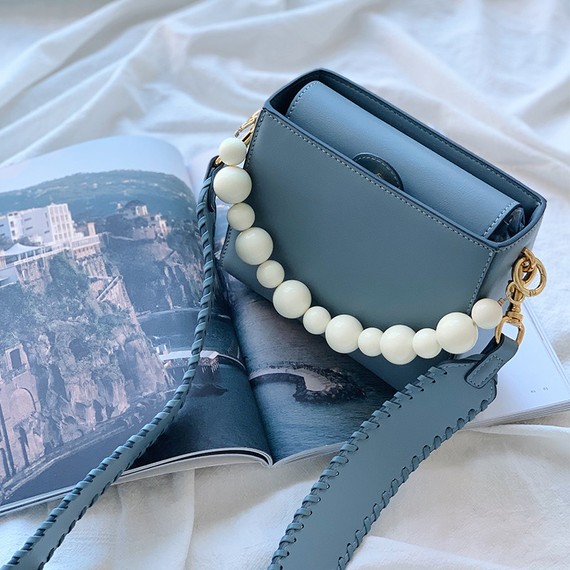 小众包包女2021夏季新款宽肩带珍珠包今年流行单肩手提链条小方包