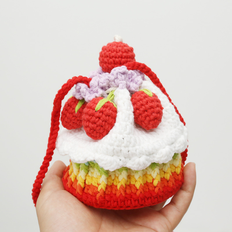 成品新款甜美淑女纯手工针织草莓蛋糕包儿童斜挎编织毛线钩织小包
