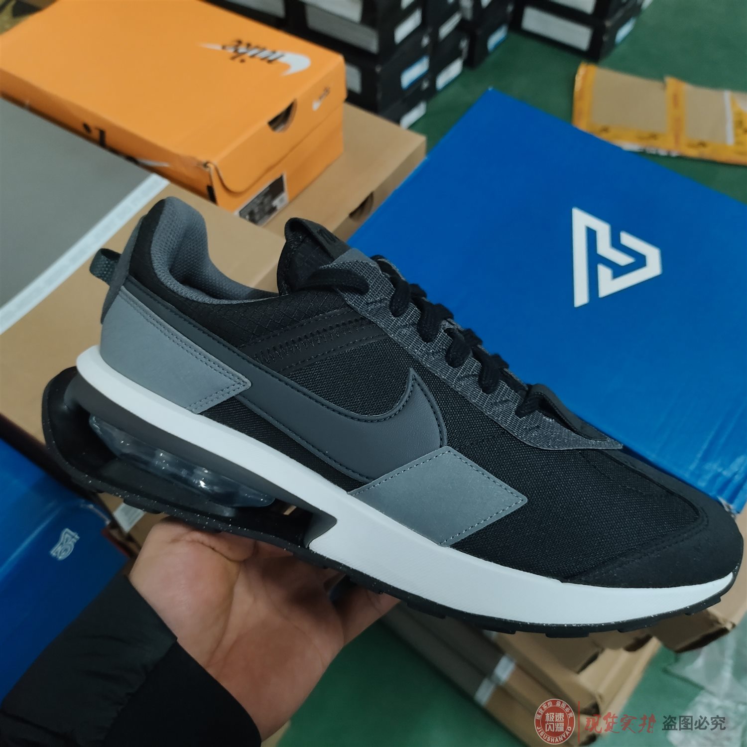 NIKE AIR MAX 黑灰运动