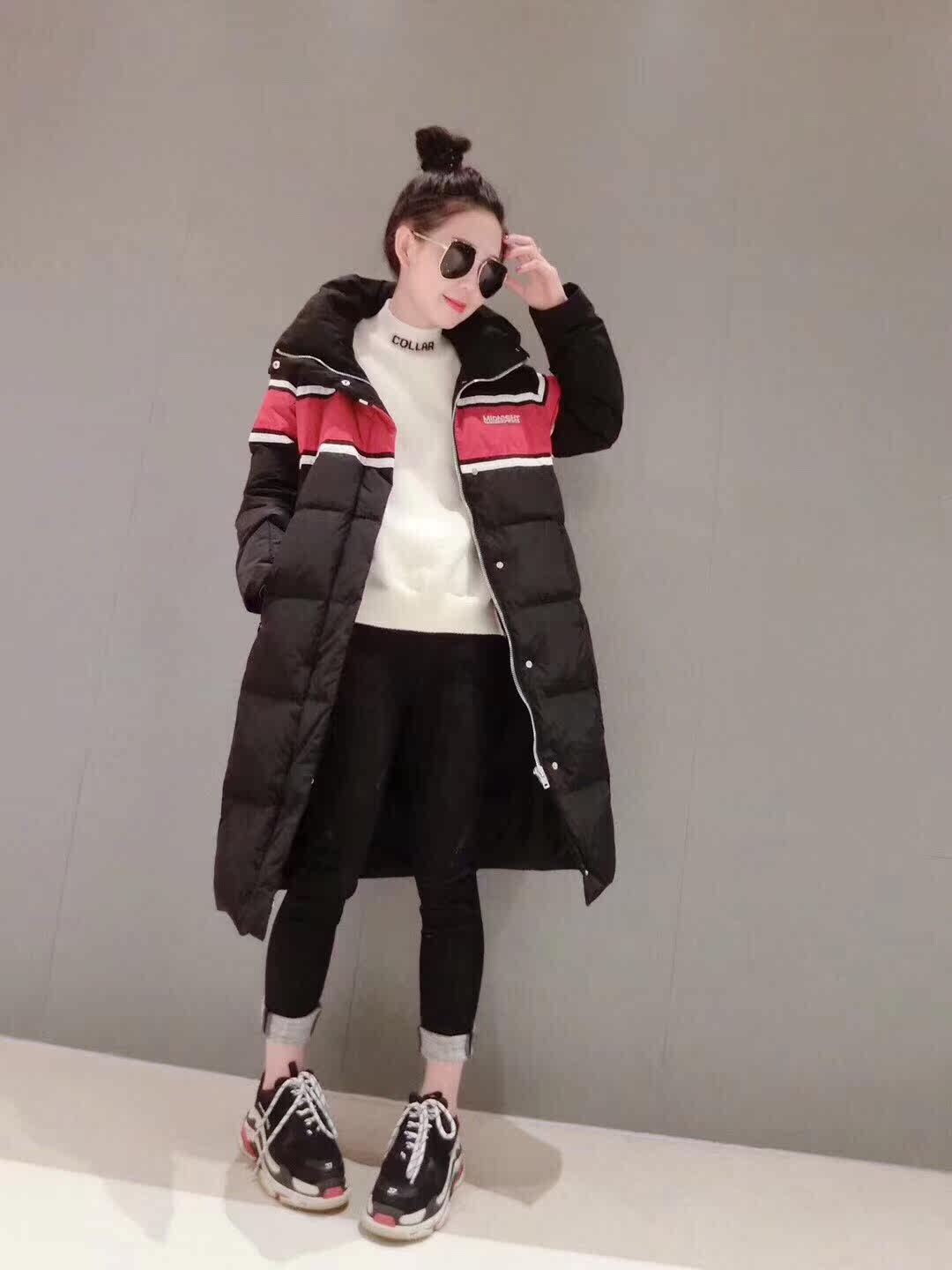 67992时尚大牌字母红色织带连帽银亮面加厚宽松羽绒棉服外套情侣