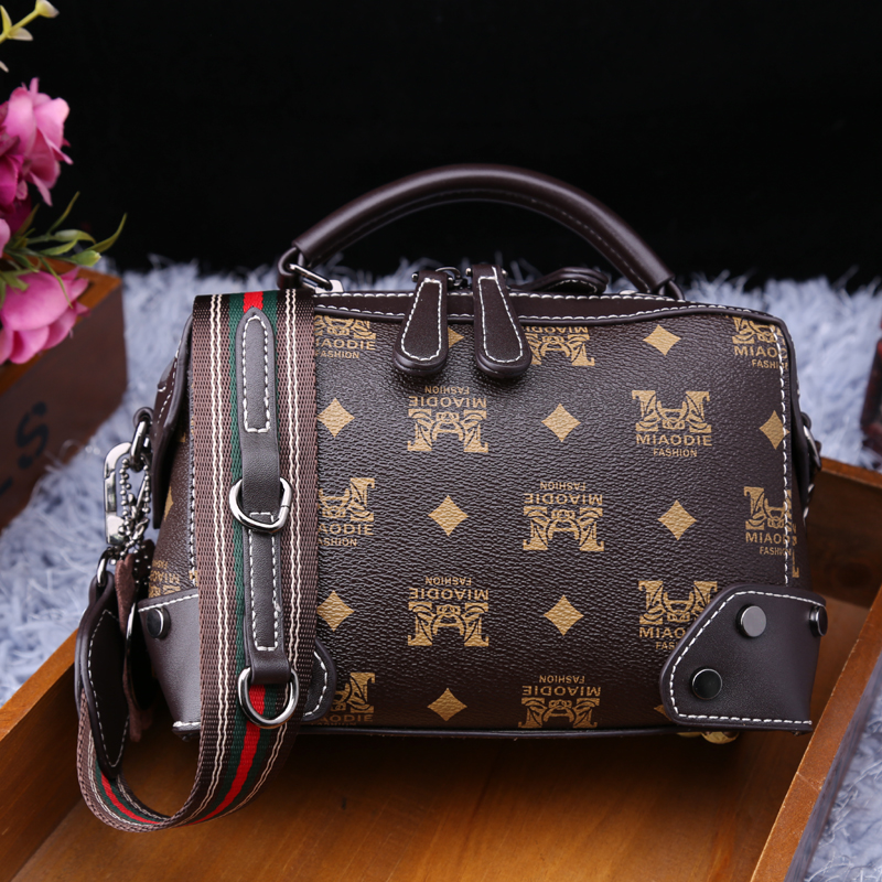 欧洲站女包2020新款凯狄欧正品宽肩带斜挎小百搭真皮手提单肩包潮