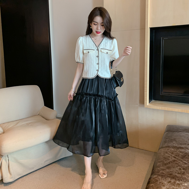 夏季2021新款女套装时尚洋气减龄法式超仙小香风半身裙纱裙两件套