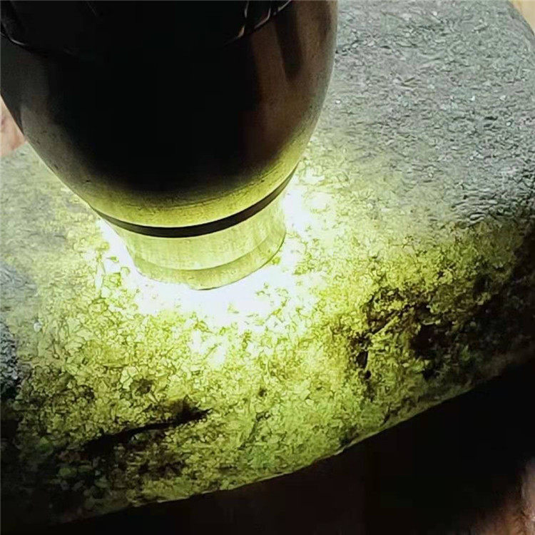 翡翠原石后江场口精品小料编号td633重75克玉石毛料