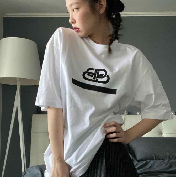 jennie金智妮同款韩版休闲2023新夏上衣女潮白色印花宽松短袖t恤