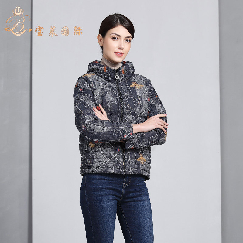 宝莱国际19新款印花短轻薄款羽绒服立领秋装外套女款妈妈装潮6013