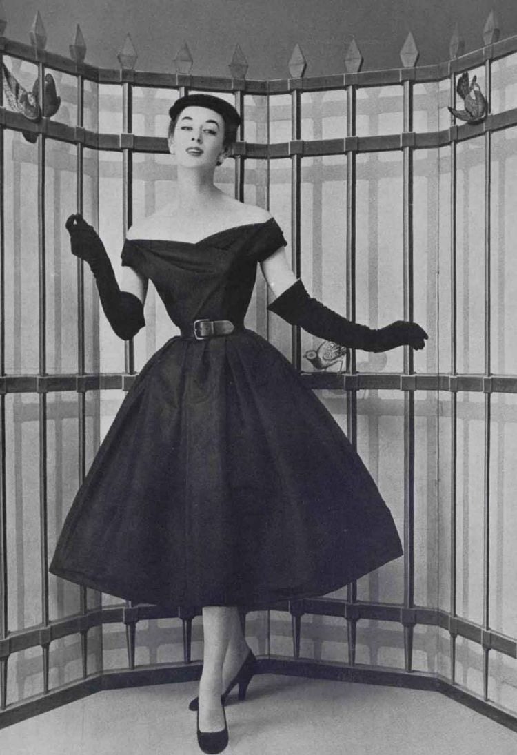 小黑裙 优雅50年代 奥黛丽赫本风格 vintage 大摆连衣裙