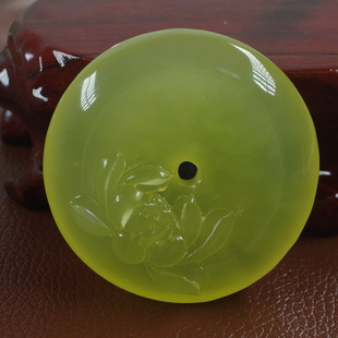 岫玉荷花吊坠和和美美挂件花开富贵毛衣链玉石荷花女款玉坠饰品