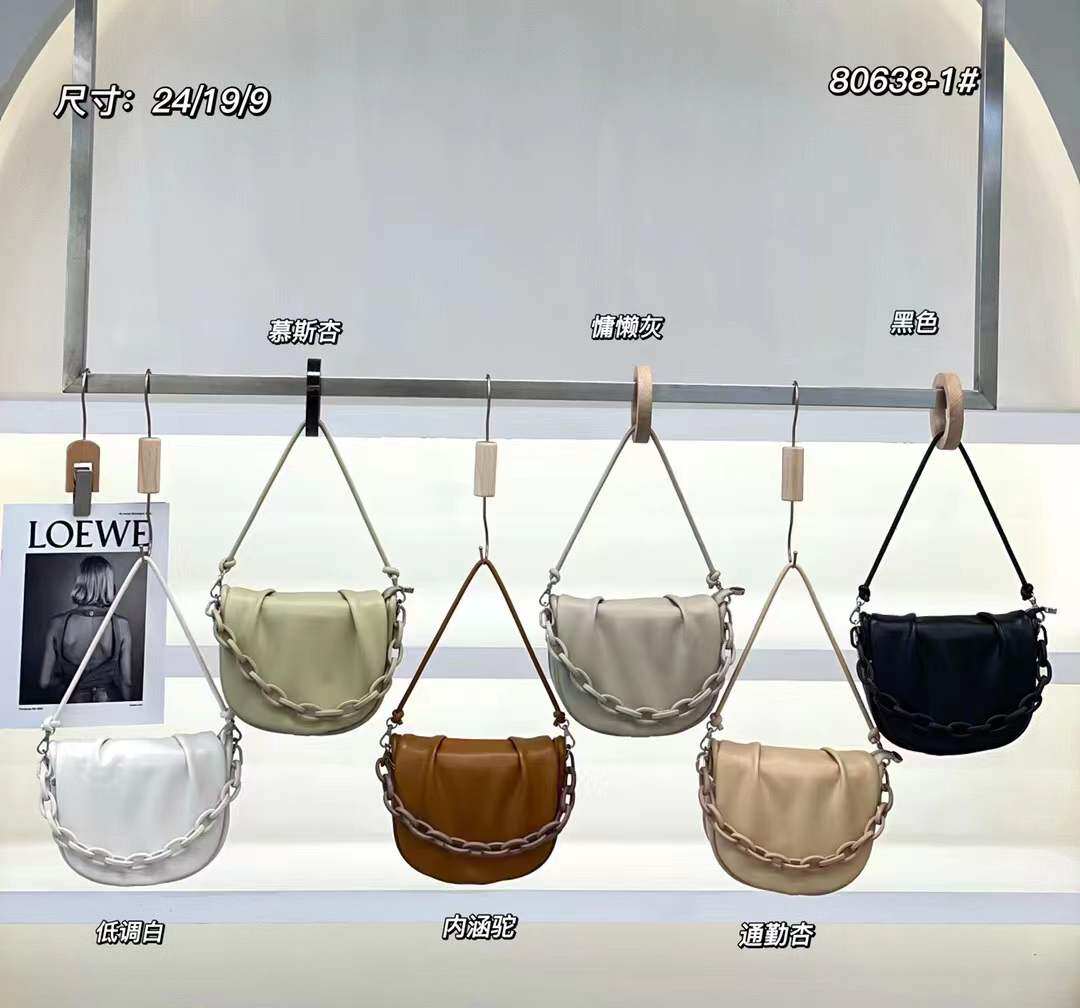 bave/佰薇 亚克力韩系高质感柔软百搭云朵包单肩斜挎经典小半圆包