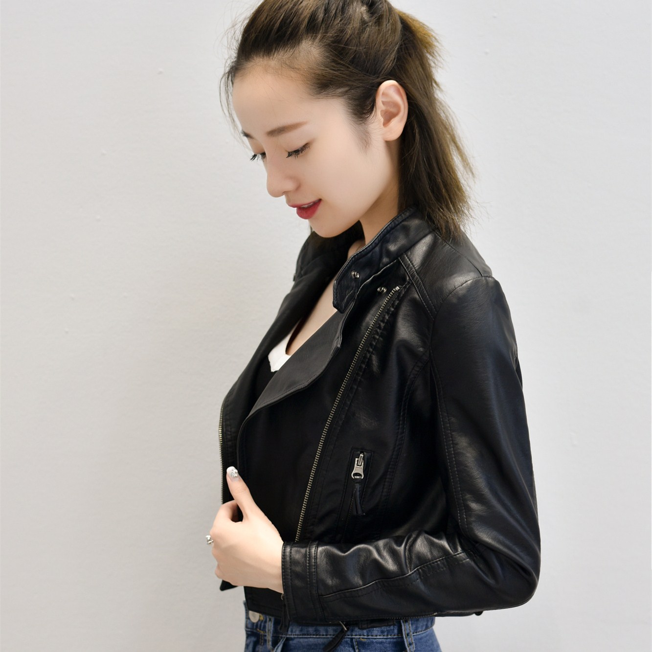 欧洲站2020秋装新款女士短款修身皮衣黑色pu皮夹克机车短外套女潮