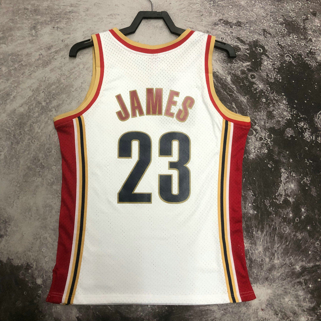 03-04赛季骑士队23号詹姆斯球衣 mn热压复古版篮球服 james白色