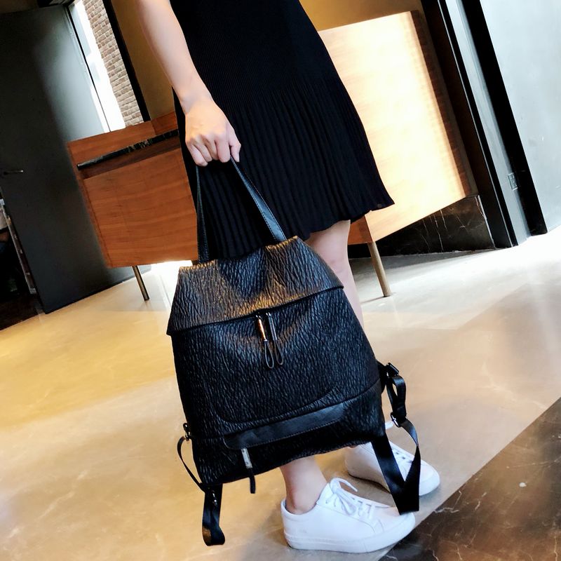 超火的真皮双肩包女2019新款潮流时尚休闲百搭旅行背包软皮大容量在类目 箱包皮具/热销女包/男包, 双肩背包中 - 来自Buy2taobao.com提供专业的淘宝代购服务