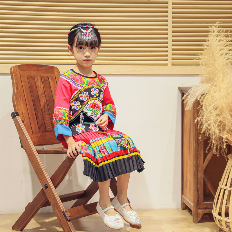 秋季新款长袖苗族女童服装传统苗族刺绣原生态服饰儿童苗族摄影
