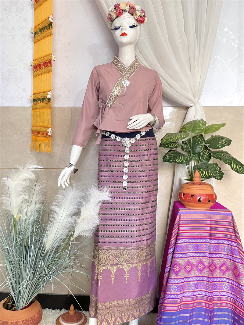 西双版纳傣族服装女 泼水节新款傣族隆基筒裙粉色套装 经典传统款