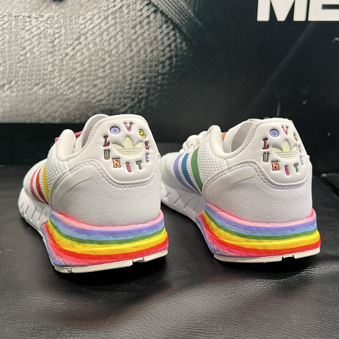 adidas三叶草2021夏季新款彩虹印花男鞋女鞋经典运动鞋潮gw2418