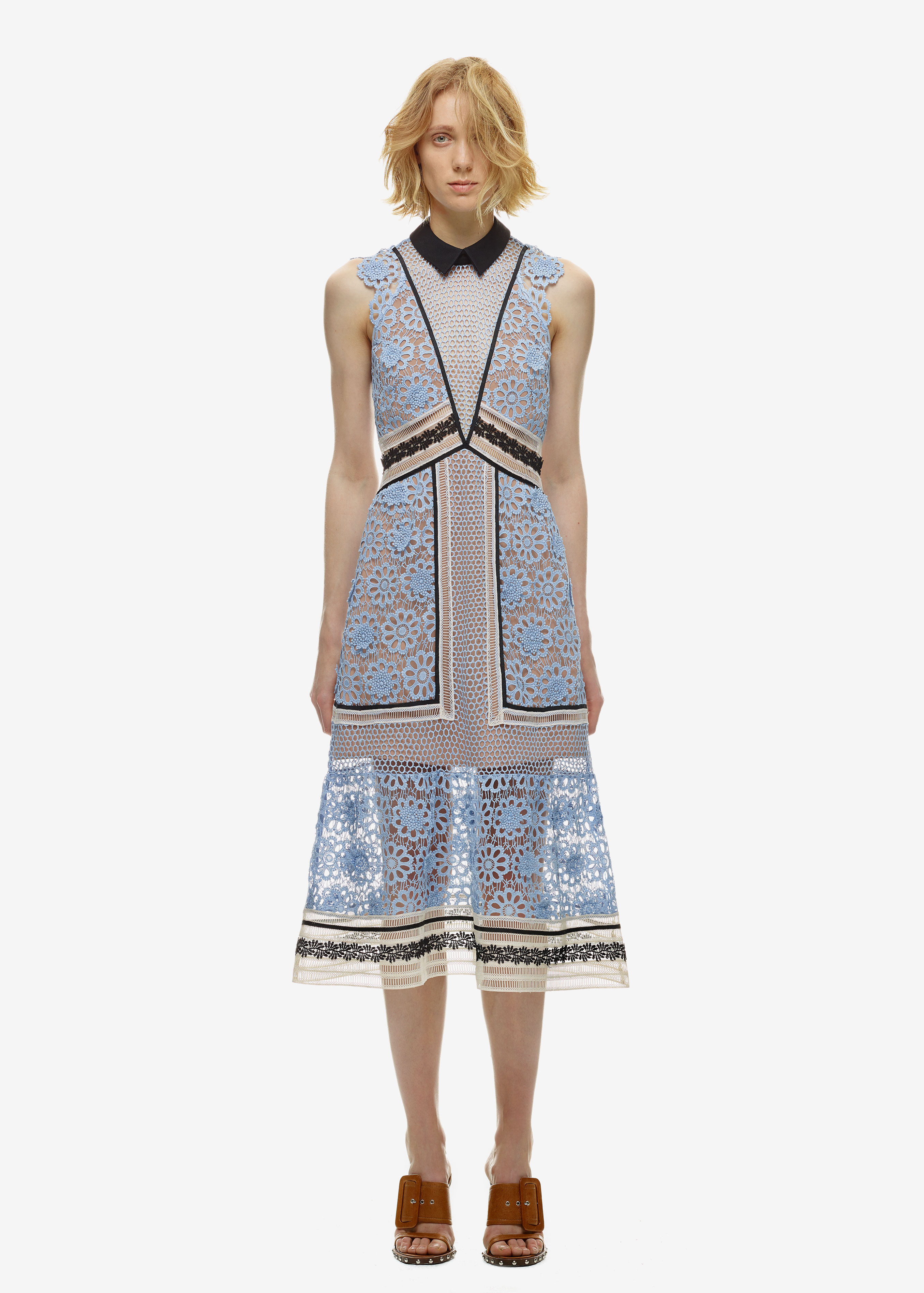 self portrait 娃娃领拼接撞色钩花镂空连衣裙