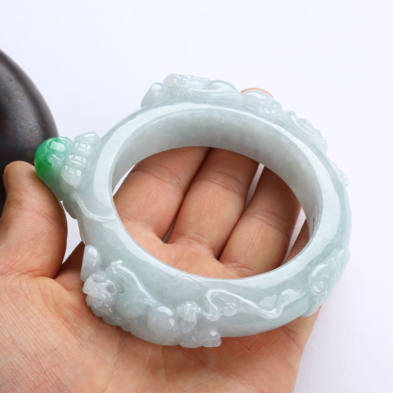 老种阳绿俏色 霸气貔貅雕花手镯7406 61mm 162.22g