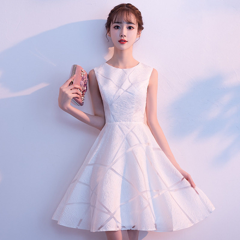 伴娘 礼服 短款 显瘦_白色伴娘服2020新款结婚敬酒服短款学生装宴会小