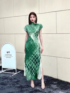 董洁同款新中式绿色格纹旗袍裙小众设计修身显瘦气质连衣裙