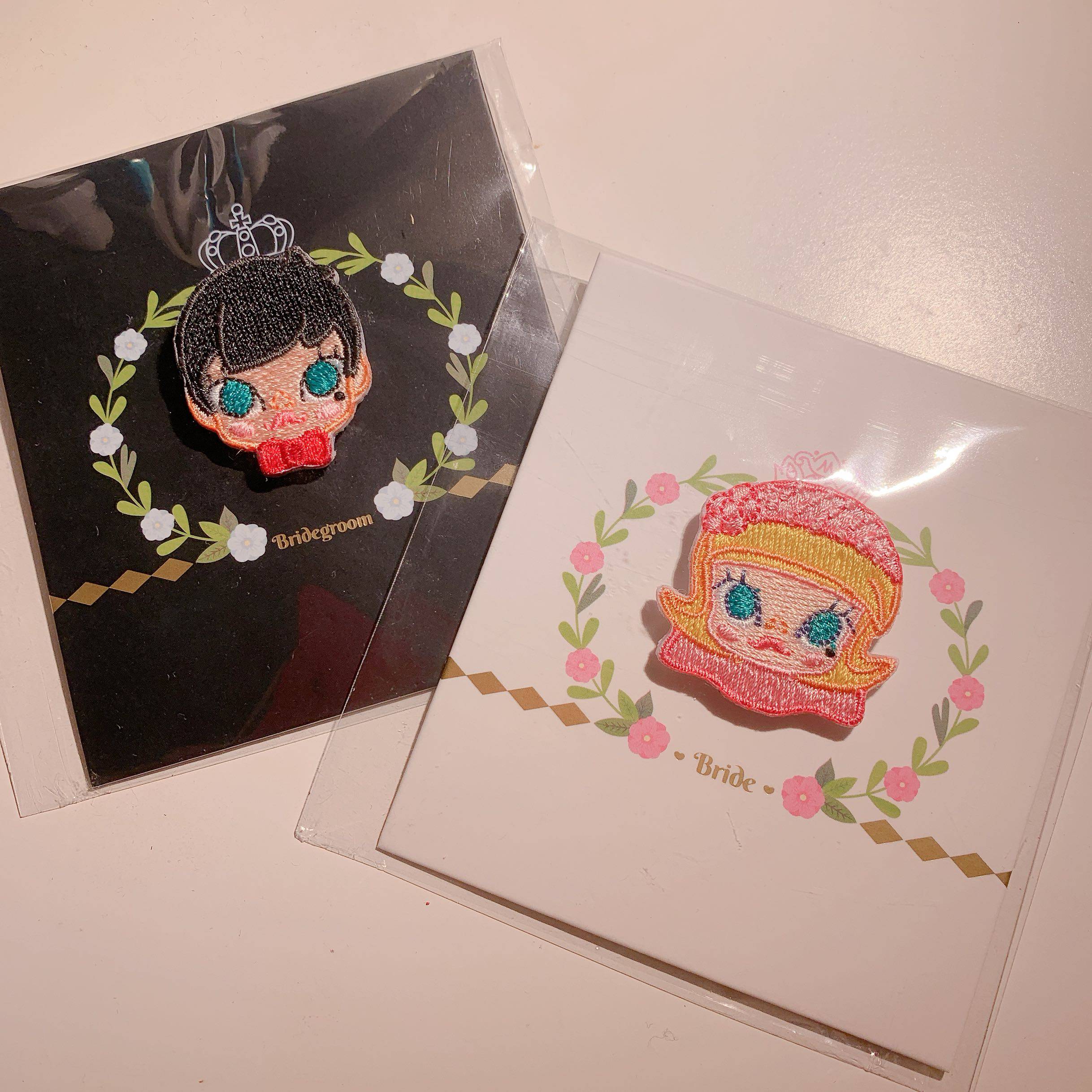 泡泡玛特抽盒机520情侣限定molly新郎新娘婚礼纪念胸针徽章