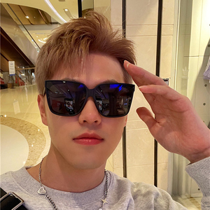 黑超方形墨镜图片