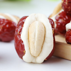 新疆特产红枣奶酪图片