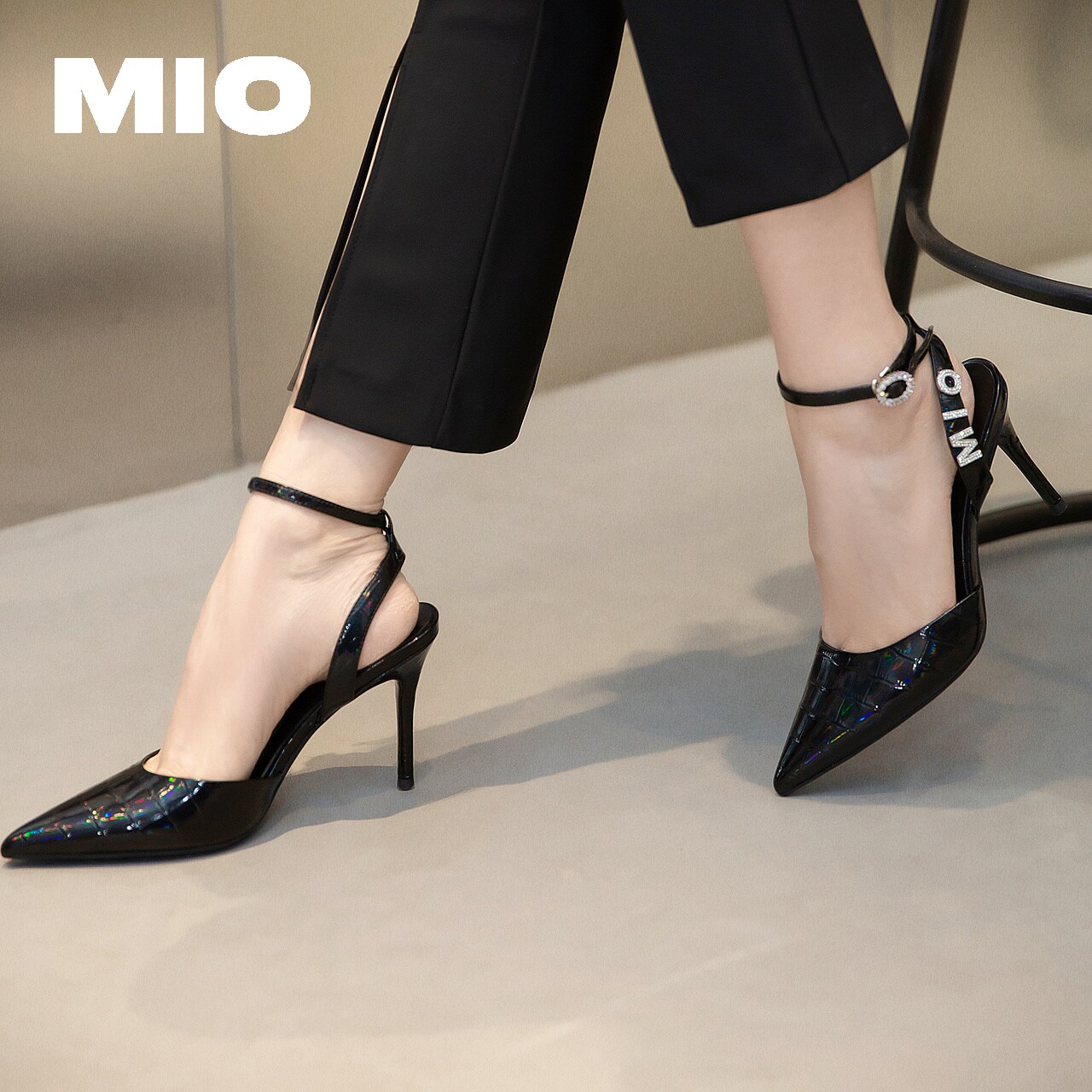 mio米奥女鞋2021春夏新款法式链条复古牛皮时尚优雅高跟后空凉鞋