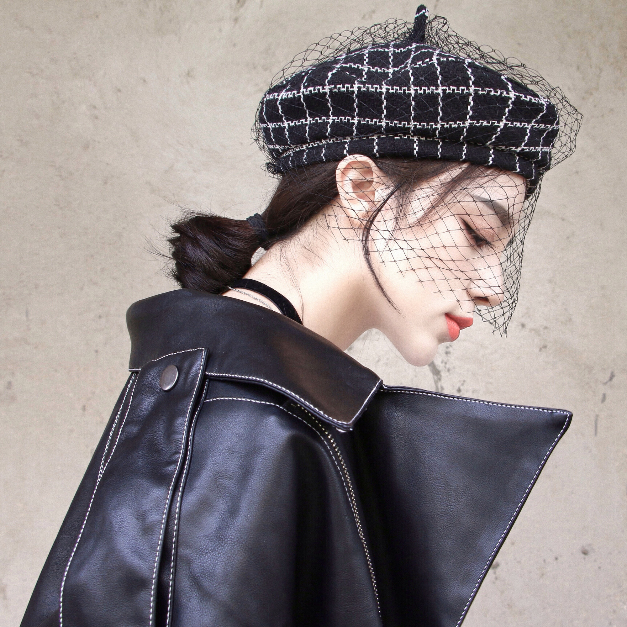 网纱贝雷帽女秋冬韩版百搭小香风优雅名媛画家帽黑白格子蓓蕾帽女
