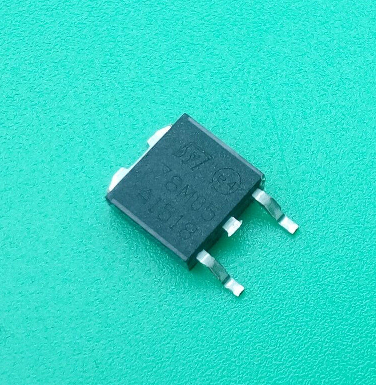 三极管78m05三端稳压器12v直流5v稳压7805稳压电源三极管