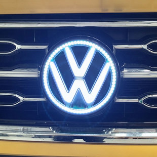 大众新迈腾前脸车标