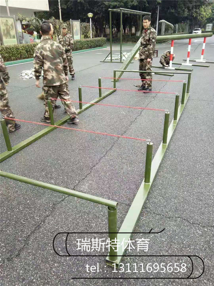 低姿匍匐签名版图片