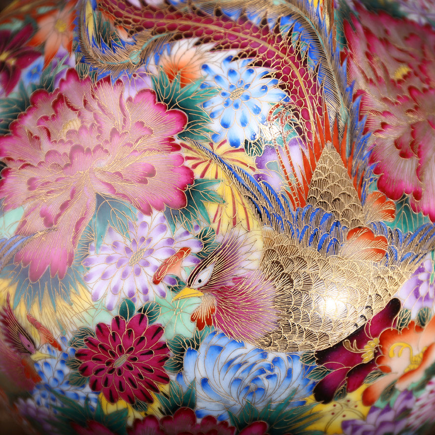 胡正喜 (掐丝描金珐琅彩万花凤凰天球瓶) 艺术瓷厂高级工艺美