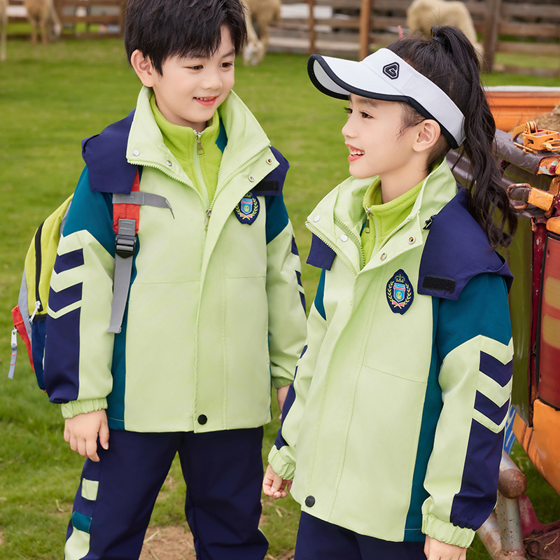 一年级小学生校服秋冬新款户外加厚可拆卸冲锋衣三件套幼儿园园服